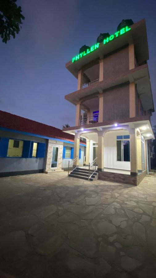 Phyllen Hotel Tanga Exterior foto