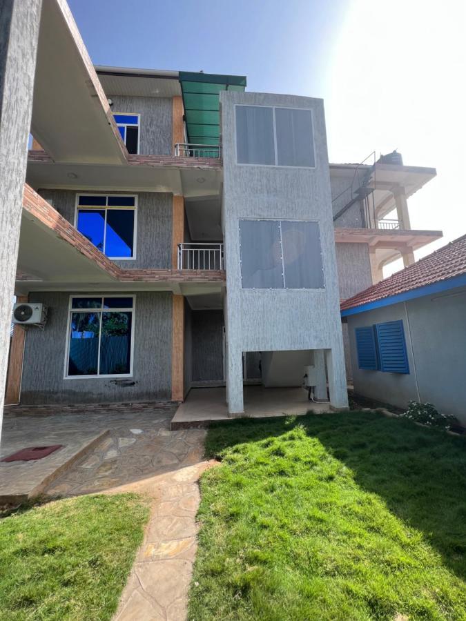 Phyllen Hotel Tanga Exterior foto