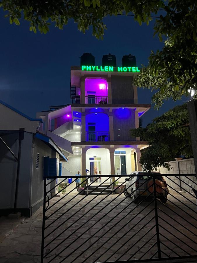 Phyllen Hotel Tanga Exterior foto