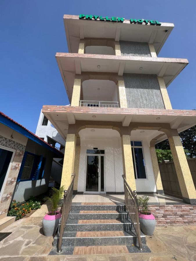 Phyllen Hotel Tanga Exterior foto
